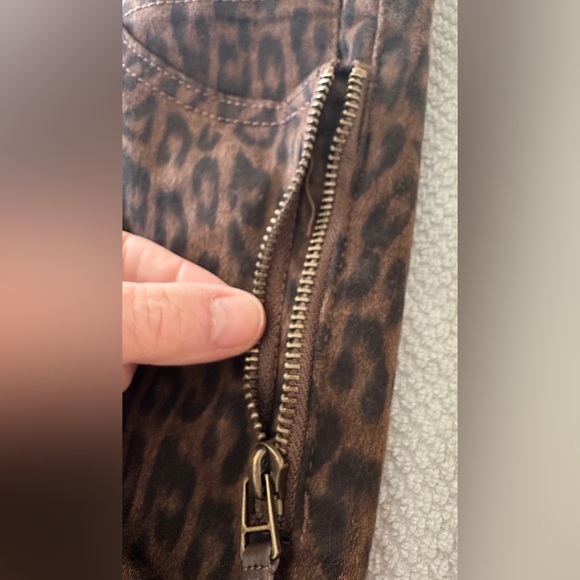 Democracy Leopard Print Pants “Ab”solution Pants size 10 - Picture 9 of 15